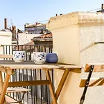 Terrasse Ensoleillee Au Coeur Du Cours Julien