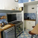 Tout Le Charme De L\'Ancien Marseillais