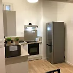 Flc - St Charles 100 M, 10 Guests 3 Rooms - Box En Sus