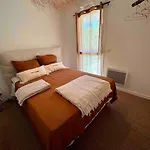 3 Bedroom Duplex With Garden