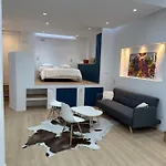 Charmant Appartement Central Et Refait A Neuf Avec Terrasse