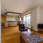 Guestready - Wooden Strike Near The Sea
