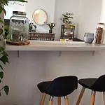Mon Jardin Secret Marseillais Avec Terrasse Dans Le Quartier Le Plus Cool Du Monde