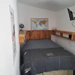 Petit Studio Independant Dans Jardin Avec Parking Et Portail Electrique