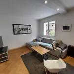 Appartement Avec Terrasse En Plein Centre-Ville