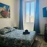 Studio Paisible, Climatise Avec Vue Notre Dame