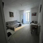 Felix Yourhosthelper