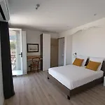 Appartement 3 Chambres Avec Terrasse Vue Mer A 150 M De La Plage