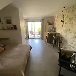 Charmant Studio Avec Terrasse, Proche Plage Et Ville