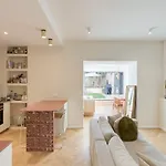 T3 With Garden And Pool