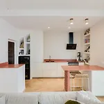 T3 With Garden And Pool