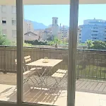 Palais Omnisports, Appart 4 Personnes Lumineux Avec Terrasse
