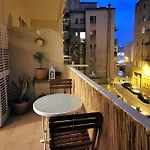 Charming Apartment With Cosy Balcony Old Port