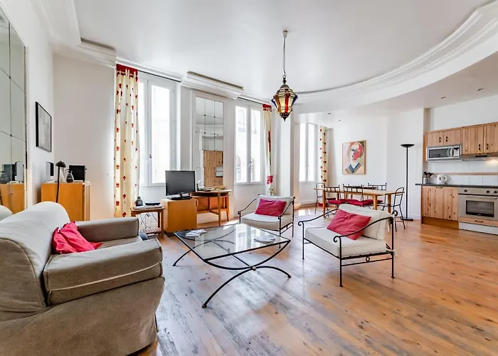 Appartement De Grand Standing, Joliment Decore