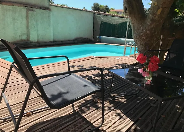 Chambre Climatisee Avec Sdb Privee Dans Une Villa Avec Piscine Ouverte D\'Avril A Mi Octobre