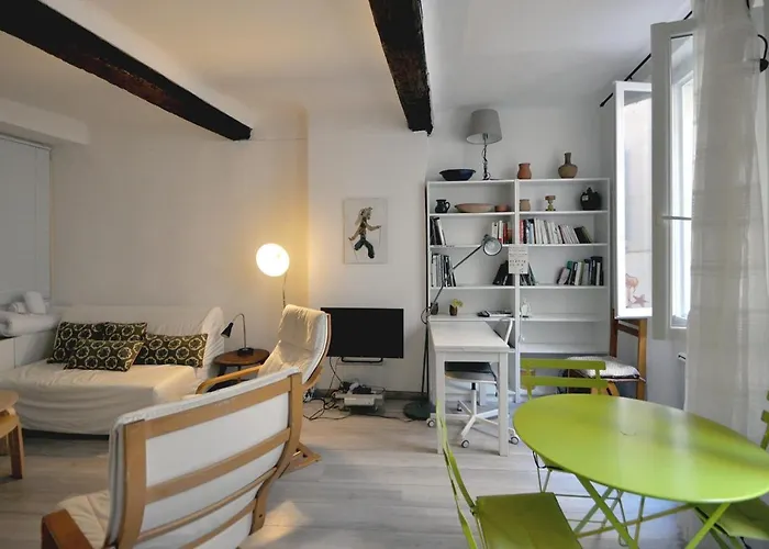 Apartment Near The Old Port