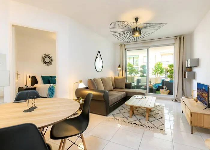 37 M2 With Terrace Near Velodrome