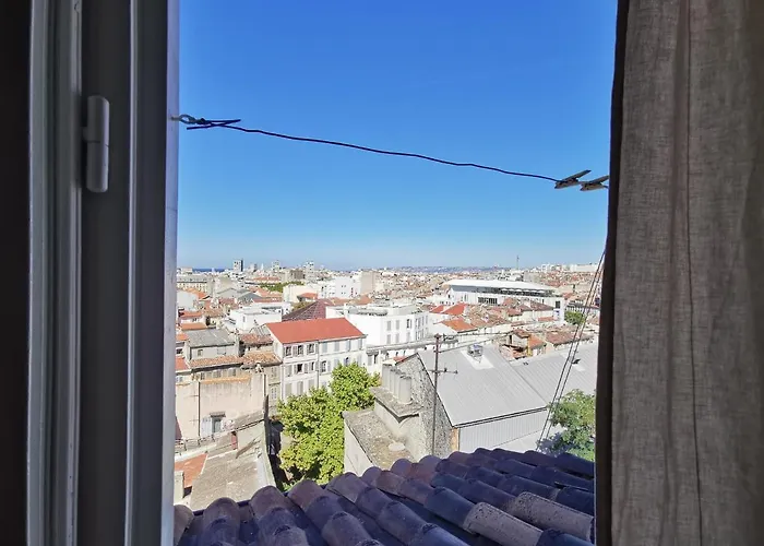 Le 5E Ciel : Un Nid Au Dessus De Marseille
