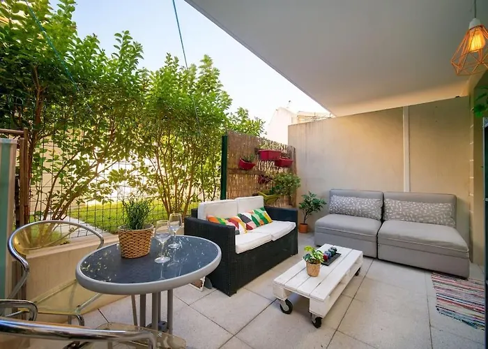 Fully Equipped Apartment With Terrace Sleeps 4
