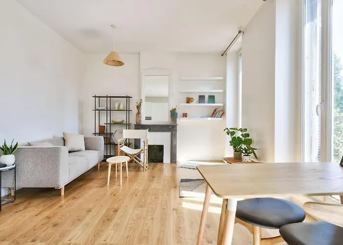 Superb Apartment Near Parc Longchamp