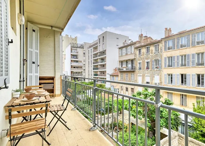 Cosy Apartment Situe A 100M Des Plages Et De La Spendide Corniche