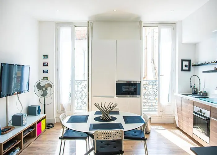 Grand 2 Chambres Avec Balcon Parc Longchamp