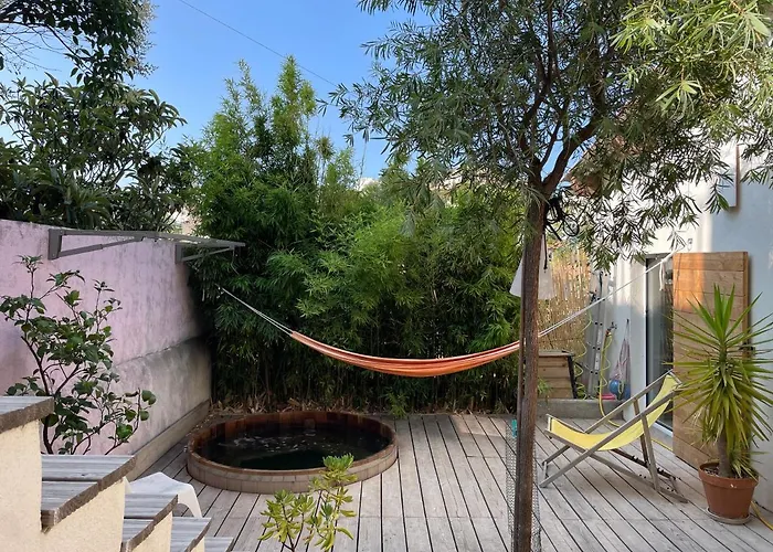 Maison 180 M2 Avec Bassin-Piscine En Bois A Vauban