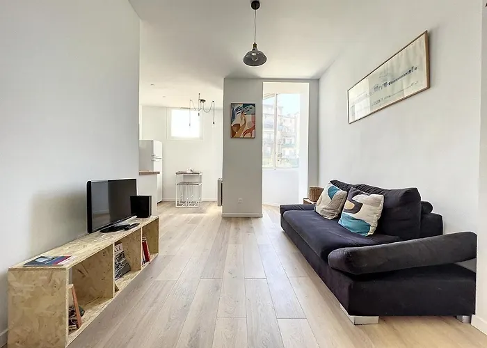 Charmant Appartement Renove - Central & Spacieux - Les Freres De La Loc\'