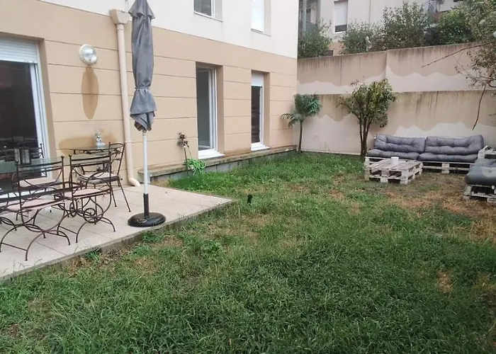 Appartment Jardin Terrasse Chez Charlene 30 Min En Voiture Des Plages Et Du Vieux Port