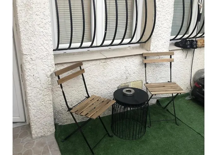 Studette Avec Exterieur Climatisee