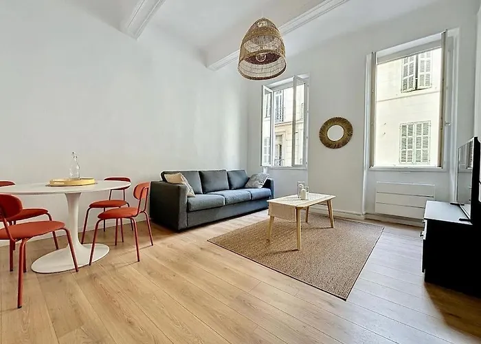 Appartement Hyper Central - Spacieux & Confortable - Les Freres De La Loc\'