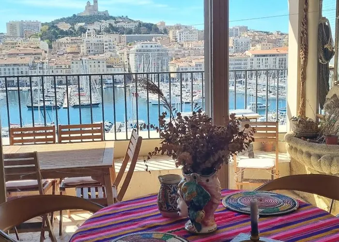 Grand T2 Surplombant Le Vieux Port Marseille