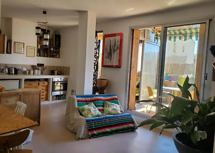 Charmant T3 Avec Grande Terrasse