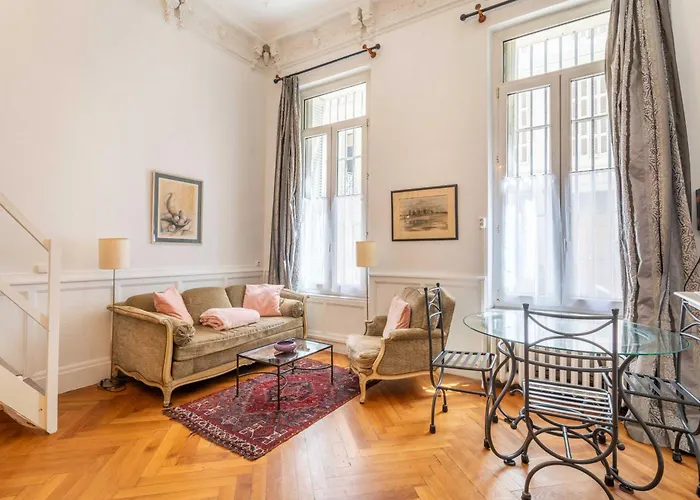 Charming Duplex With Ac -1Br-2P- Marseille