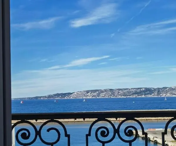 Appartement Luxueux A La Joliette Avec Vue Mer