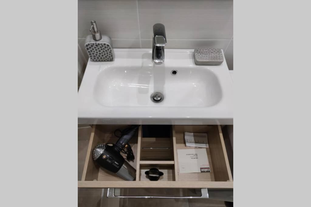 Joli T2 Proche Vieux-port, Terrasses Du Port Et Metro Joliette Apartamento *