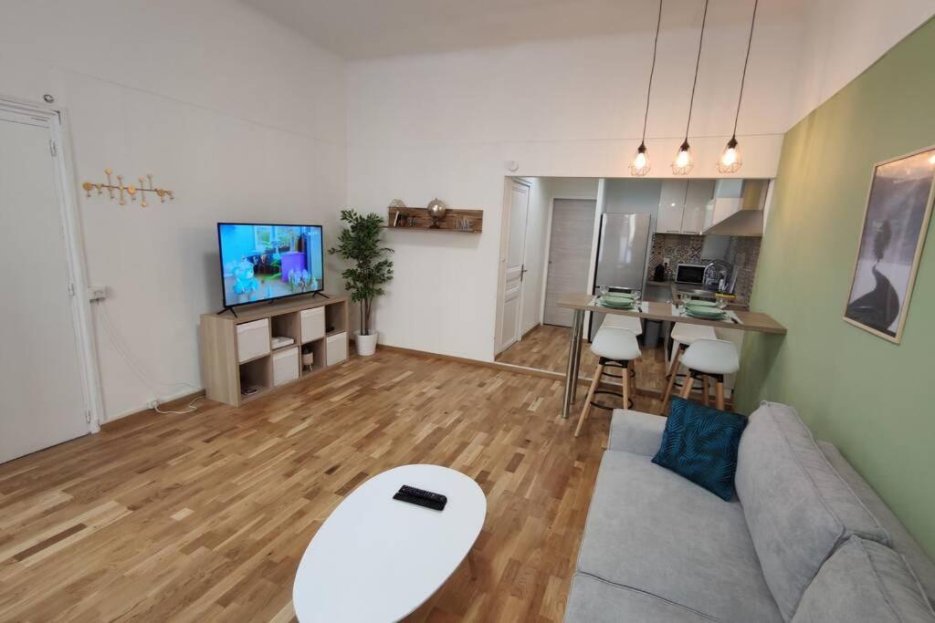 Apartment Joli T2 Proche Vieux-port, Terrasses Du Port Et Metro Joliette