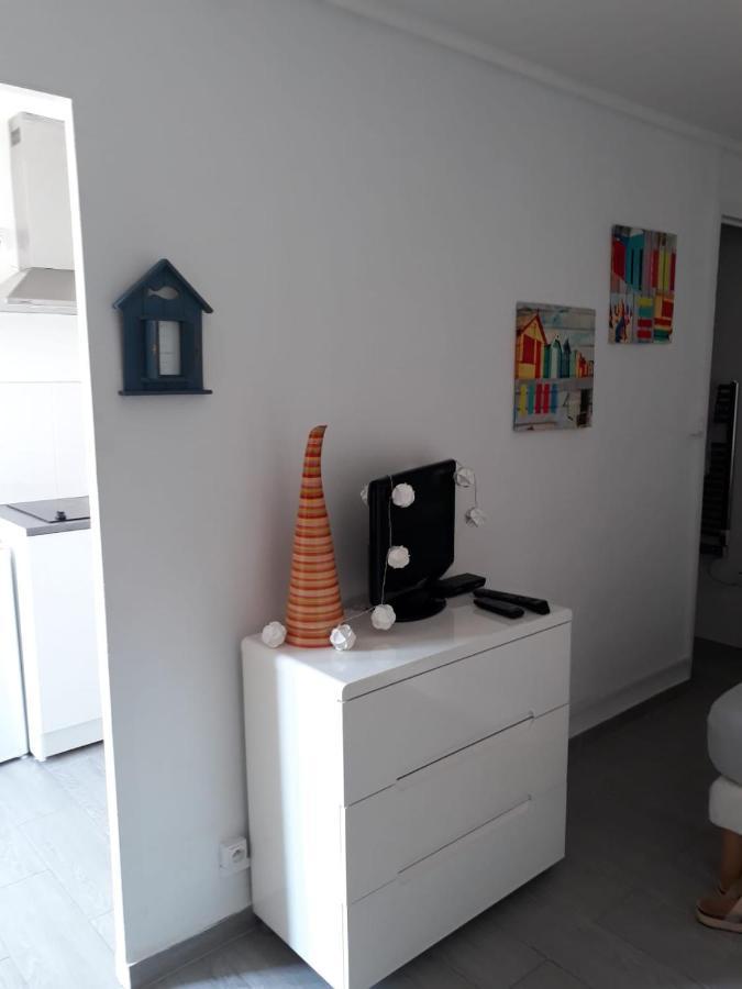 Apartment Frederic Chevillon