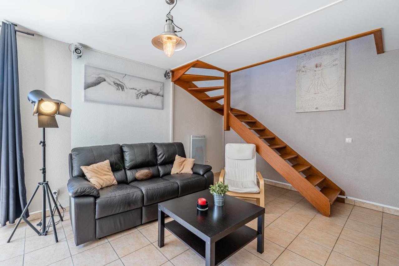 Apartment La Joliette; Duplex 2 Chambres, Parking Inclus+ Terrasse+ Ascenseur
