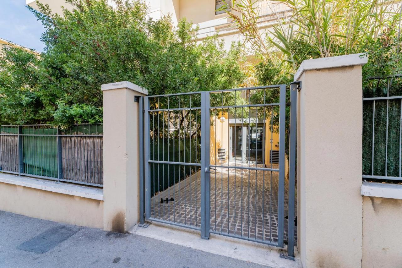 La Joliette; Duplex 2 Chambres, Parking Inclus+ Terrasse+ Ascenseur Apartment