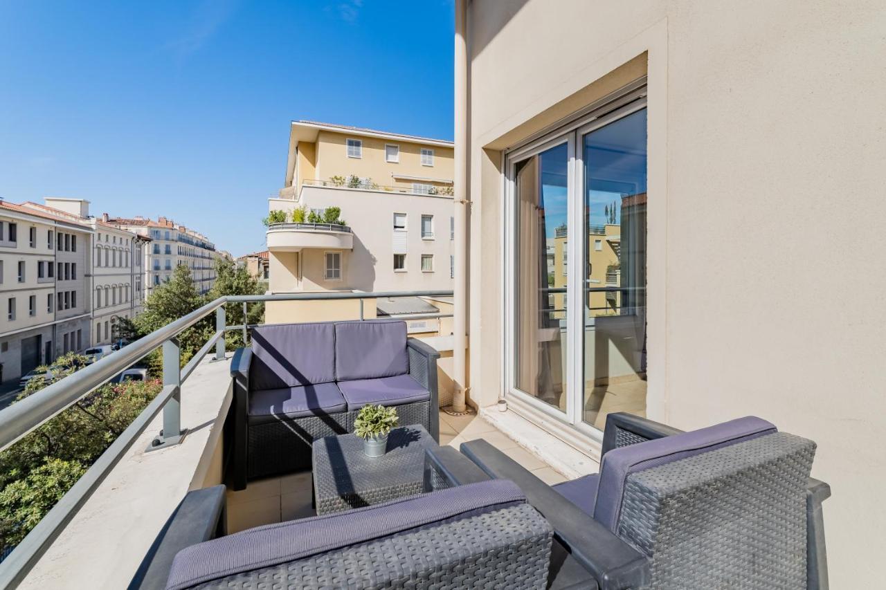 La Joliette; Duplex 2 Chambres, Parking Inclus+ Terrasse+ Ascenseur * Marseille