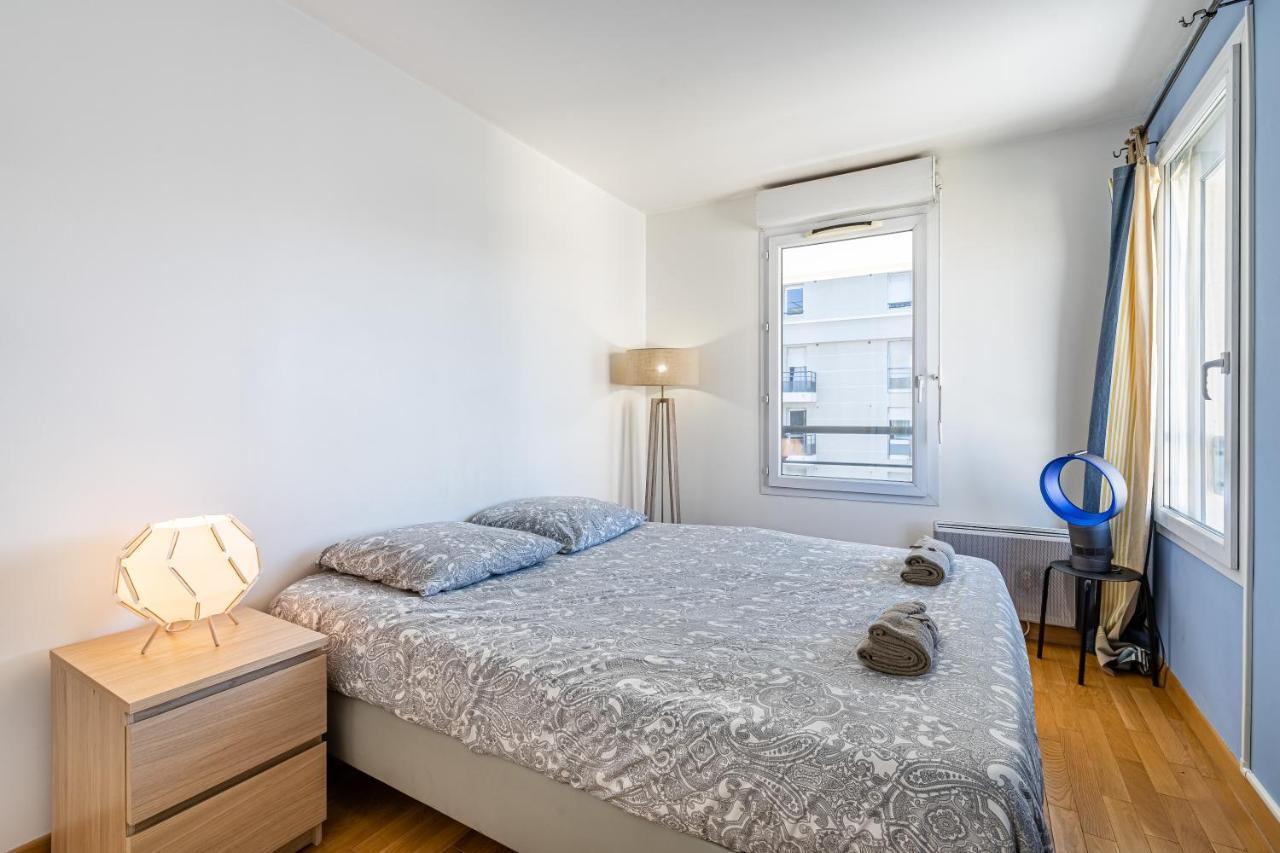 La Joliette; Duplex 2 Chambres, Parking Inclus+ Terrasse+ Ascenseur * Marseille