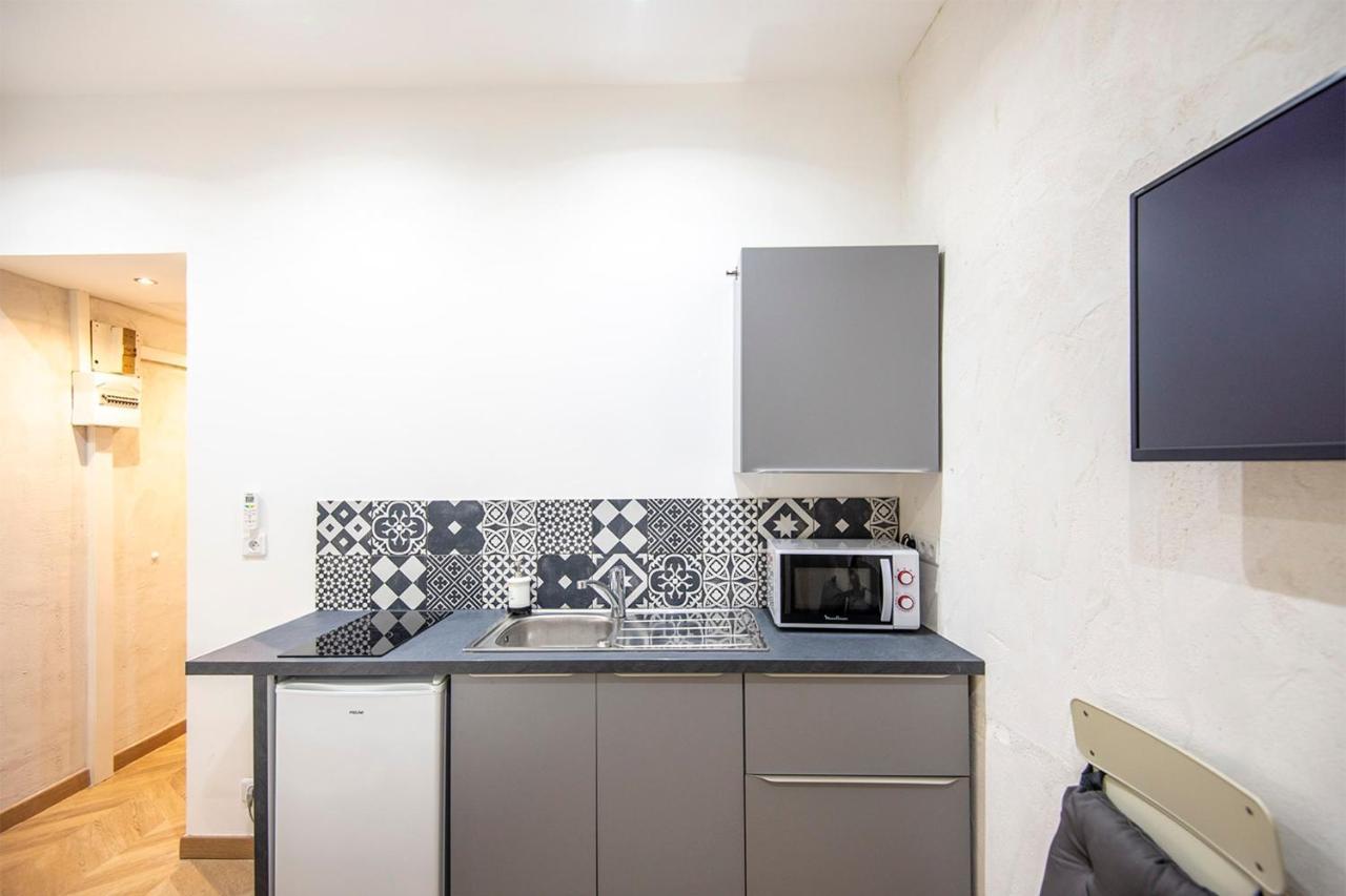 Studio In The Heart Of - Vieux Port Apartment *