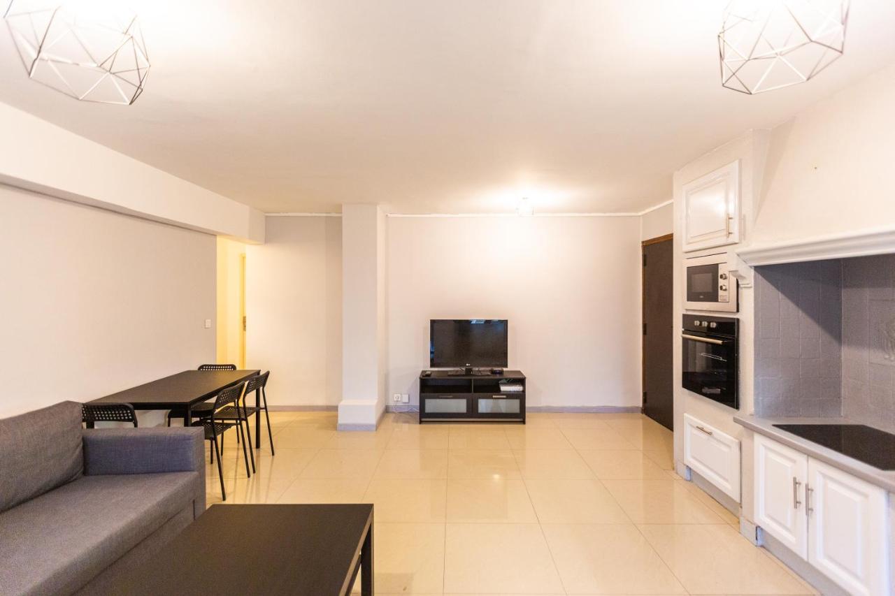 Apartment Superbe T4 Renove Spacieux Avec Stationnement Libre Et Gratuit