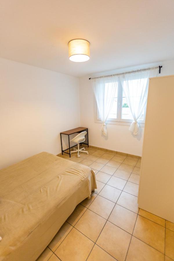 Superbe T4 Renove Spacieux Avec Stationnement Libre Et Gratuit *