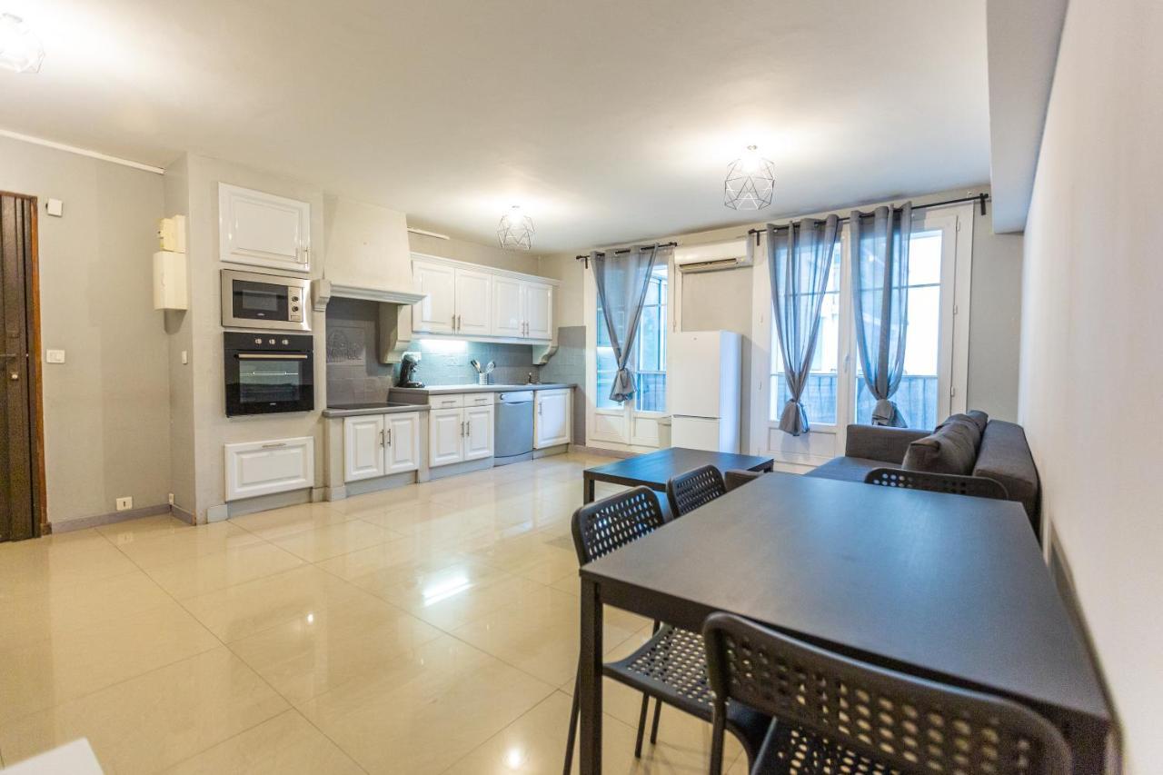 Apartment Superbe T4 Renove Spacieux Avec Stationnement Libre Et Gratuit