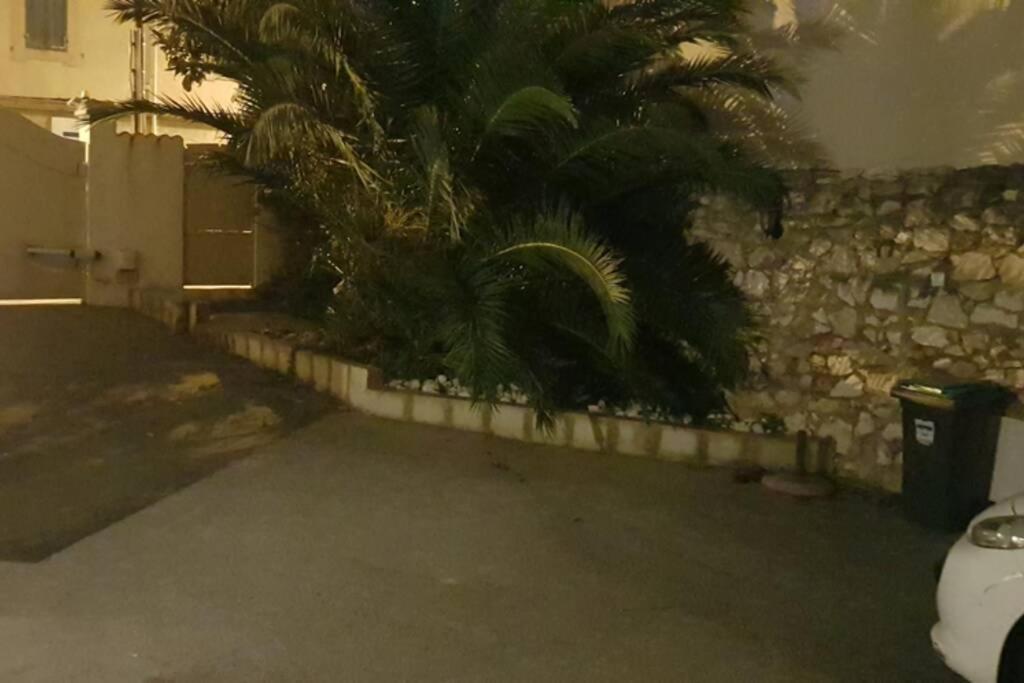 Du Stade Le Cour Parking Et Piscine Partagee Apartment