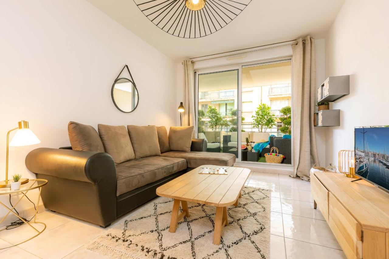 37 M2 With Terrace Near Velodrome Marseilles