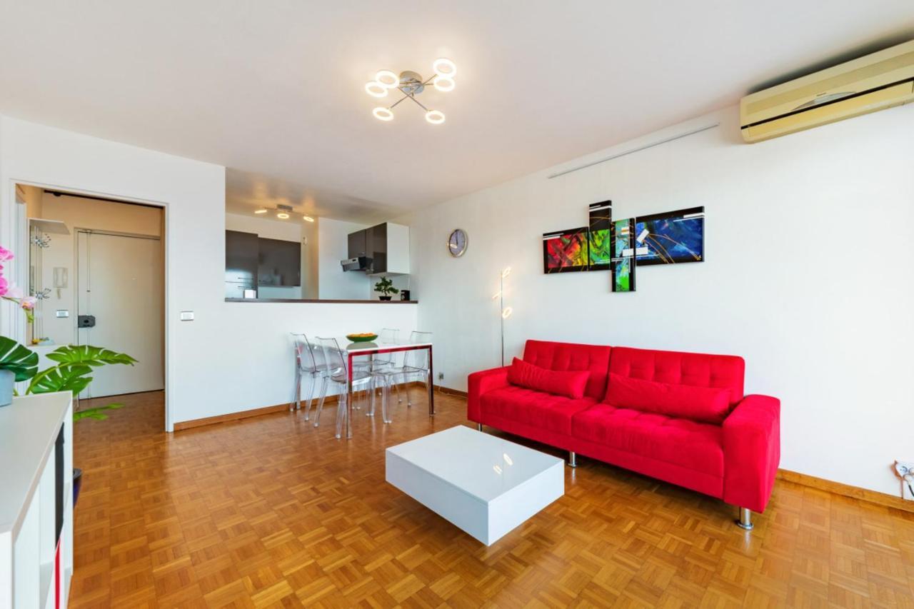 Apartment With Swimming-pool Balcony And Breathtaking View On *