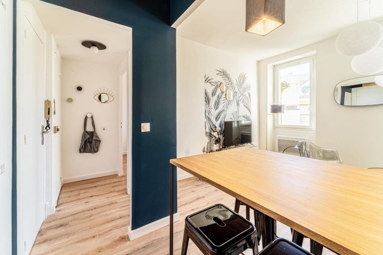 Charming And Design Apt In The Centre Of *